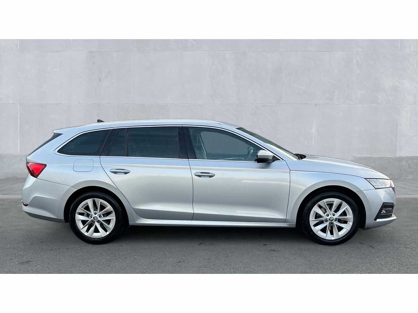 SKODA Octavia Estate (2017) 2.0 TDI (150PS) SE L