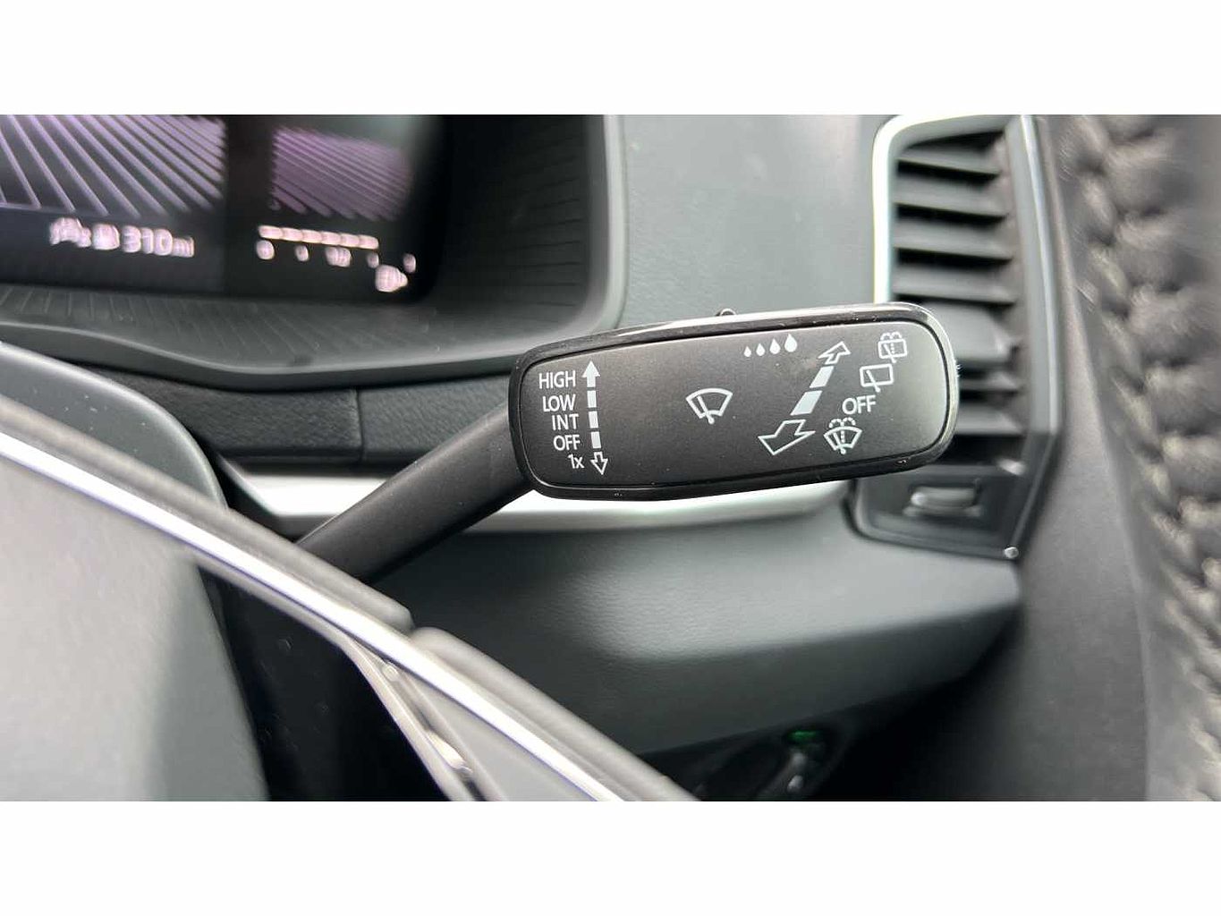 SKODA Karoq SUV 1.5 TSI (150ps) SE Drive ACT DSG
