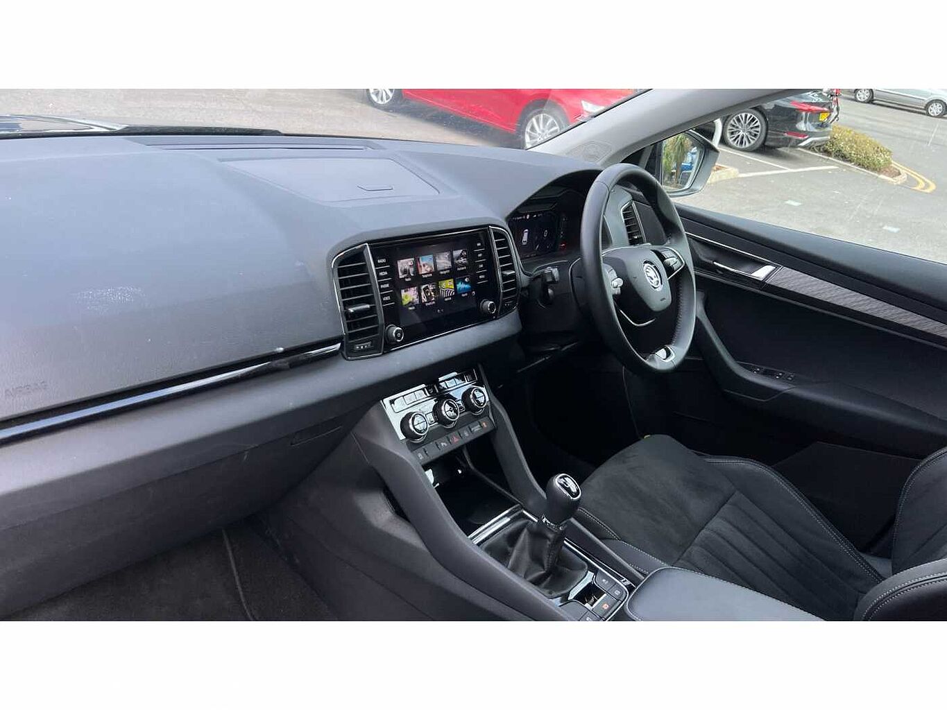 SKODA KAROQ 1.5 TSI SE L 5dr