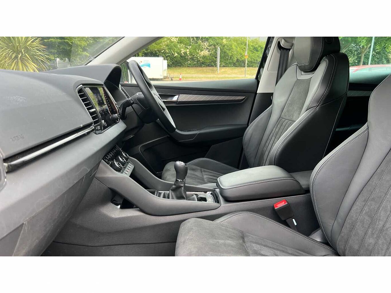 SKODA KAROQ 1.5 TSI SE L 5dr