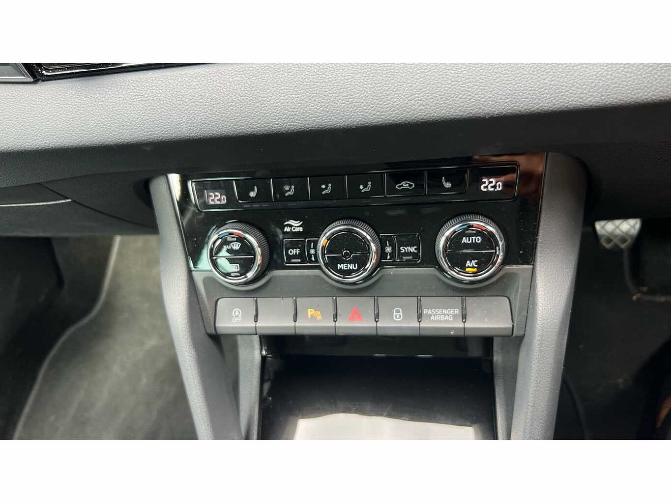 SKODA KAROQ 1.5 TSI SE L 5dr