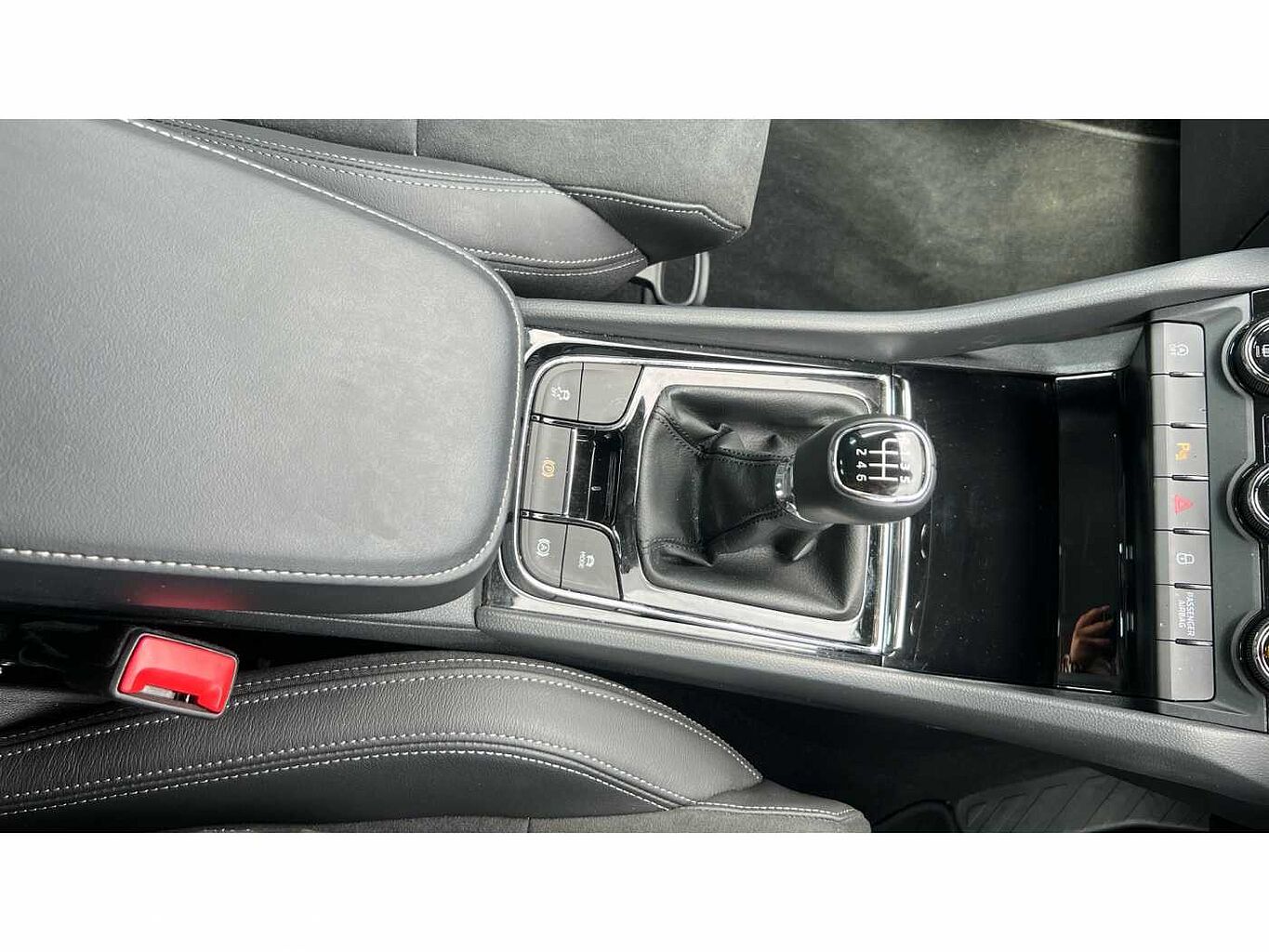 SKODA KAROQ 1.5 TSI SE L 5dr