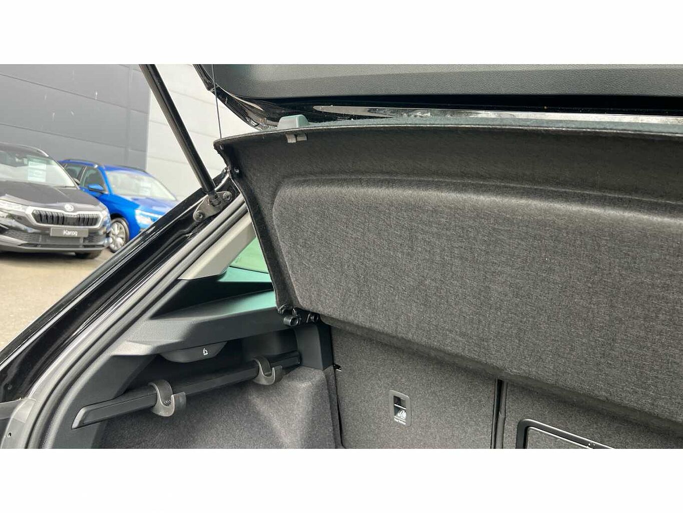 SKODA KAROQ 1.5 TSI SE L 5dr